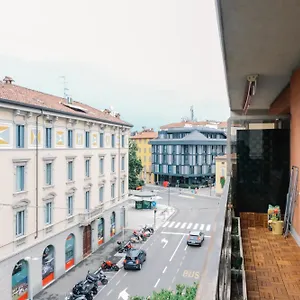 https://flora-paglia-2-inn.it-lombardy.com